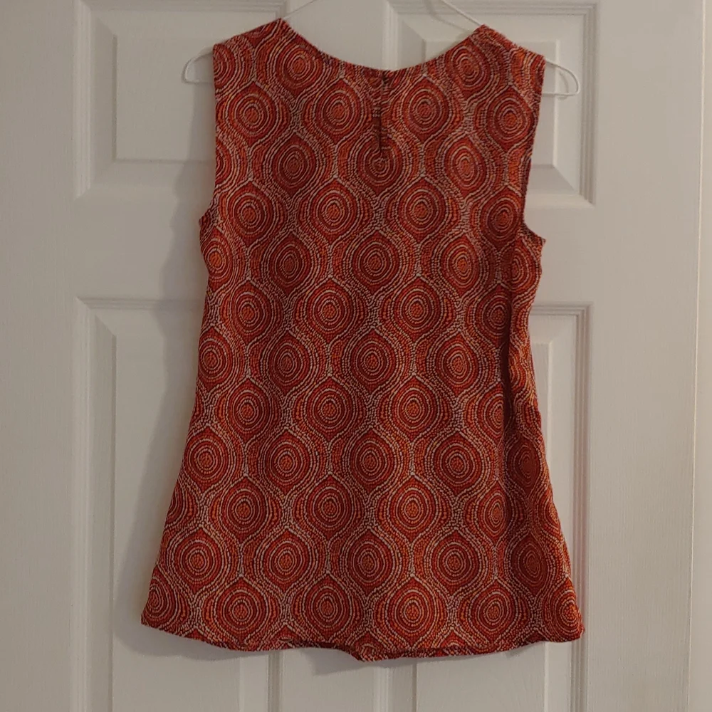 Patterned Blouse. - Picture 3 of 3